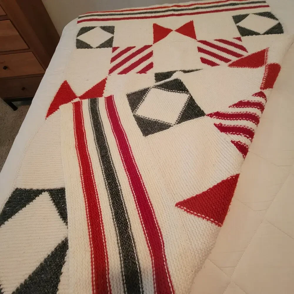 Cabin throw white red gray Geometric Afghan nautical PreOwned vintage